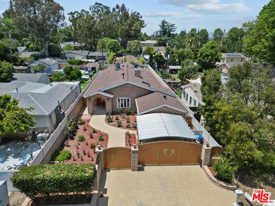 6015 Topeka Drive, Tarzana, CA 91356 - #2