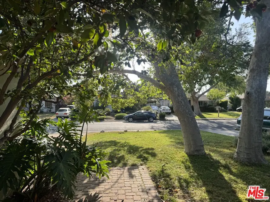 5702 Vesper Avenue, Van Nuys, CA 91411 - #3