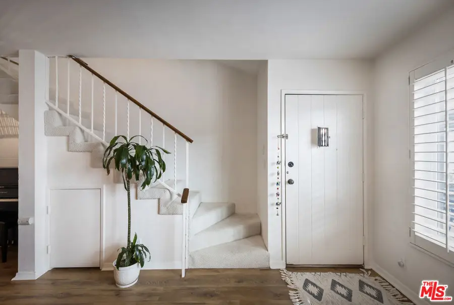 14332 Dickens Street #7, Sherman Oaks, CA 91423 - #2