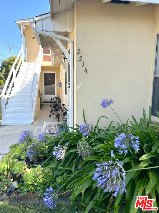 2514 W Chandler Boulevard, Burbank, CA 91505 - #3