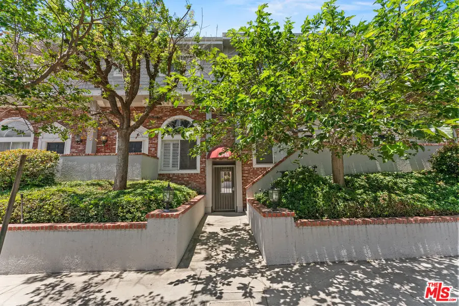 8741 Darby Avenue #2, Northridge, CA 91325 - #2