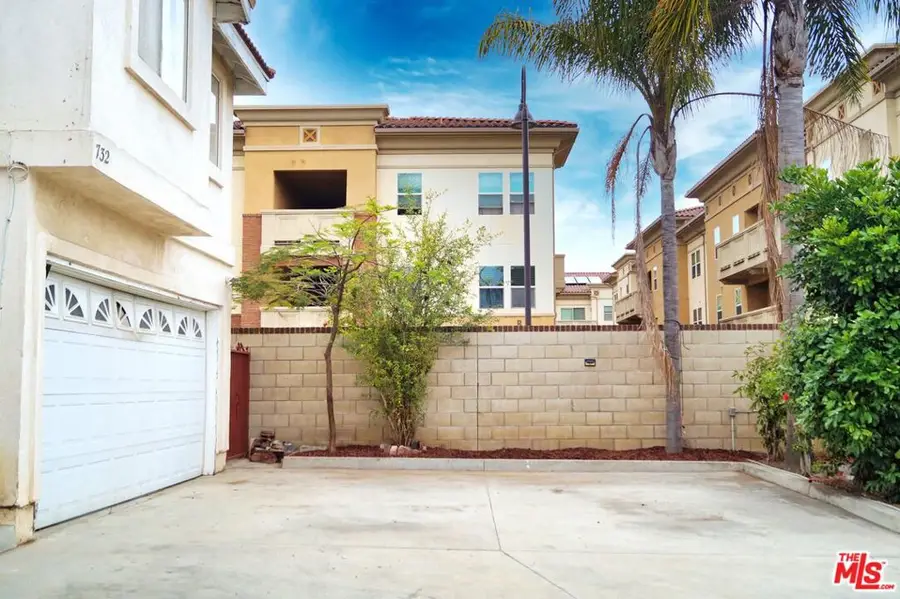 732 N Figueroa Street, Santa Ana, CA 92703 - #3