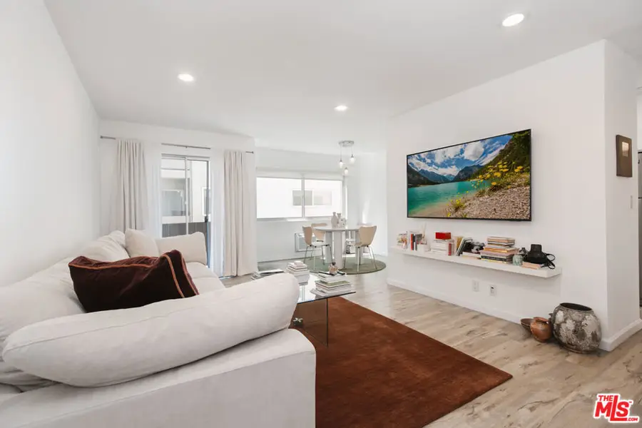 525 N Sycamore Avenue #301, Los Angeles, CA 90036 - #2