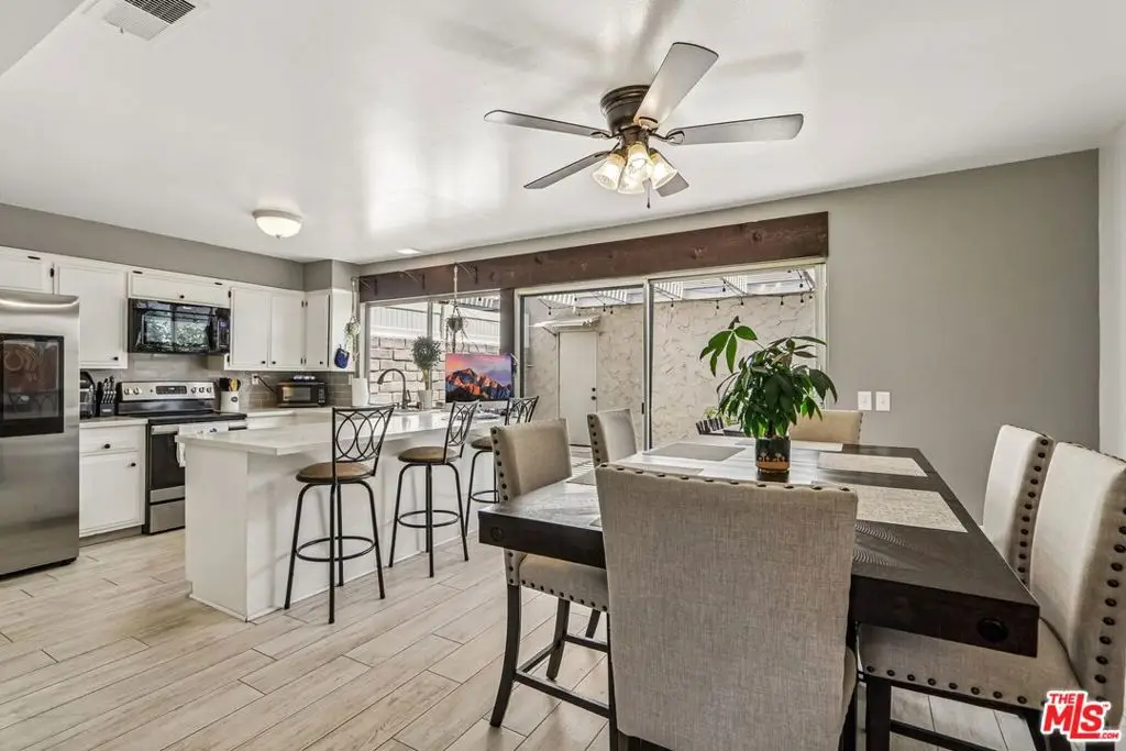 24249 La Glorita Circle, Newhall, CA 91321 - #1