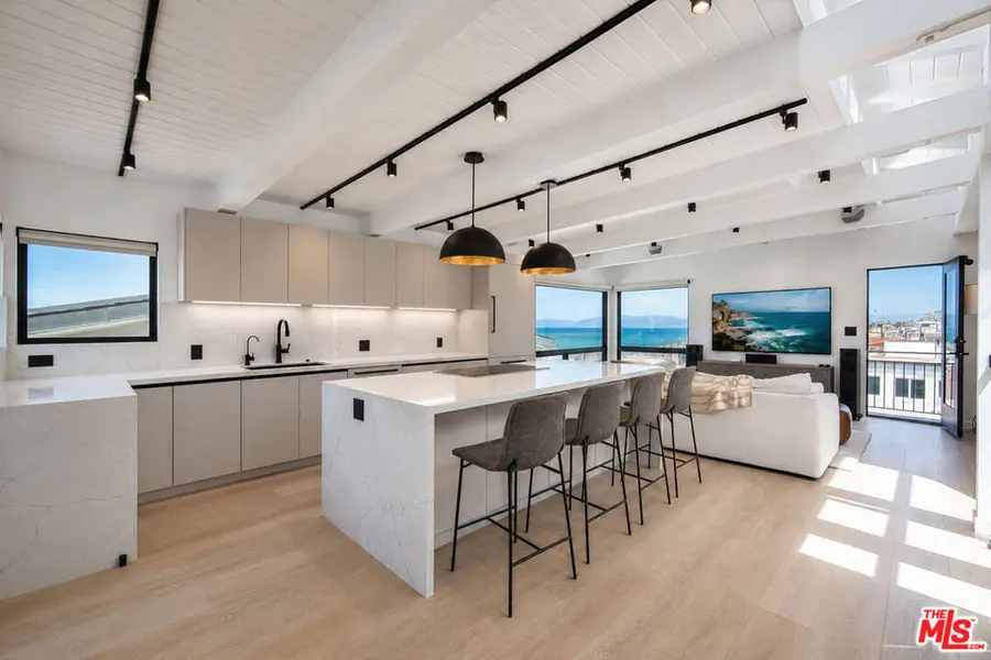 221 36th Street, Manhattan Beach, CA 90266 - #3