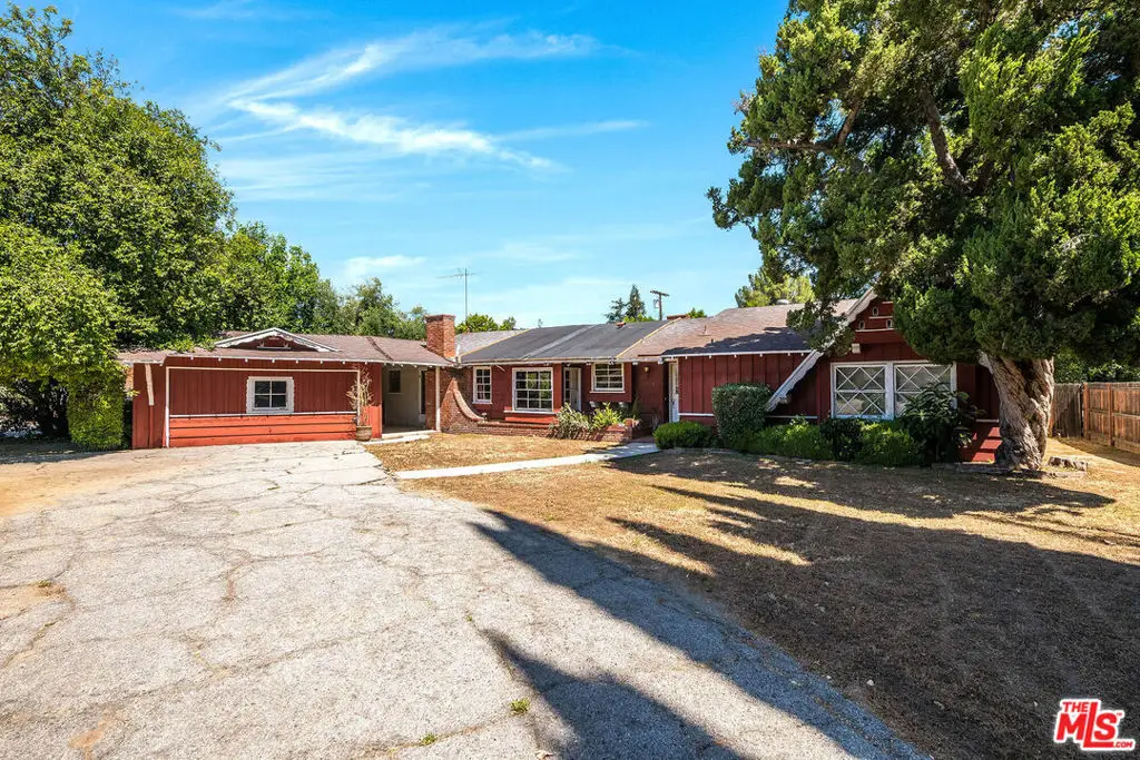 22501 Victory Boulevard, West Hills, CA 91307 - #1