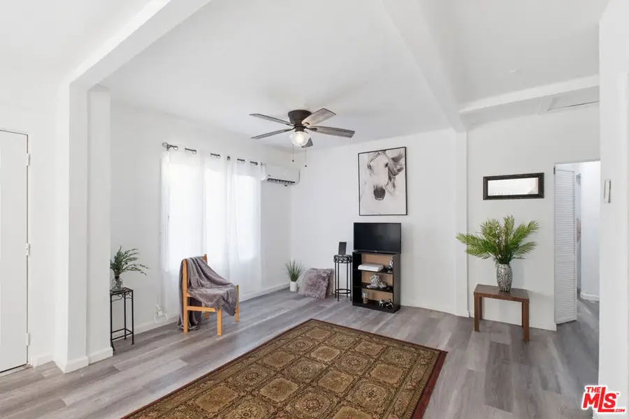 4430 Arlington Avenue, Los Angeles, CA 90043 - #3