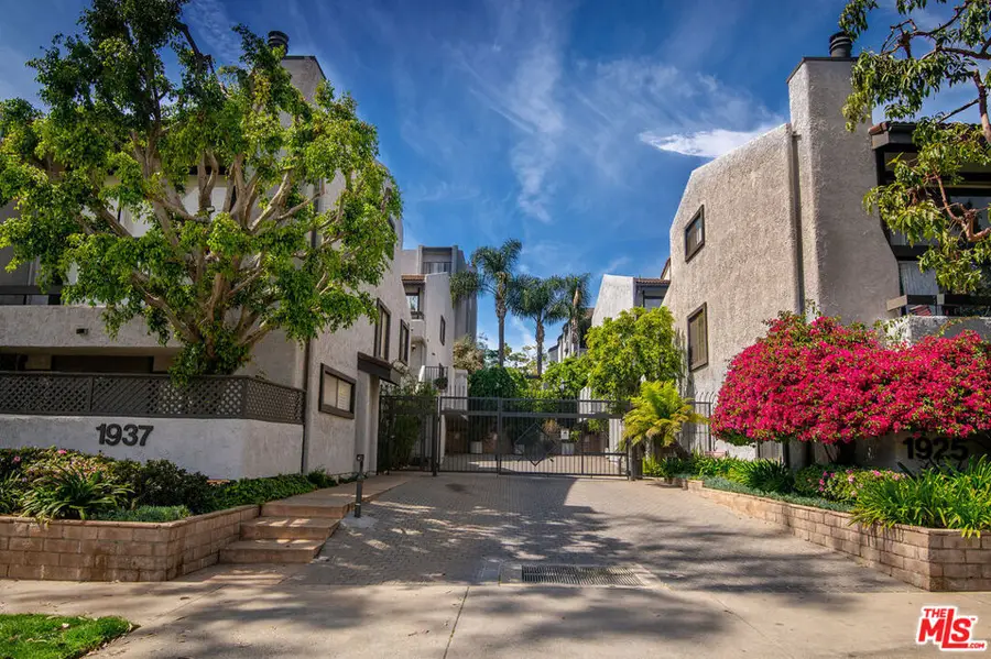 1925 S Beverly Glen Boulevard #30, Los Angeles, CA 90025 - #3