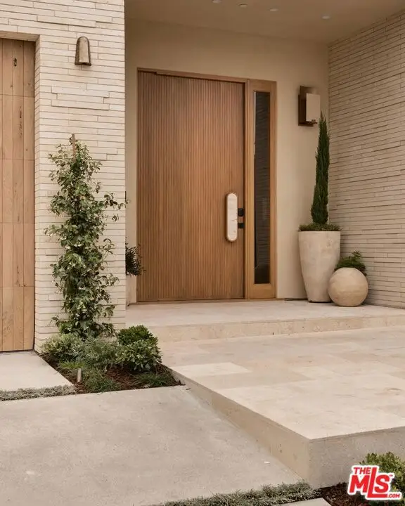 13062 Dickens Street, Studio City, CA 91604 - #2