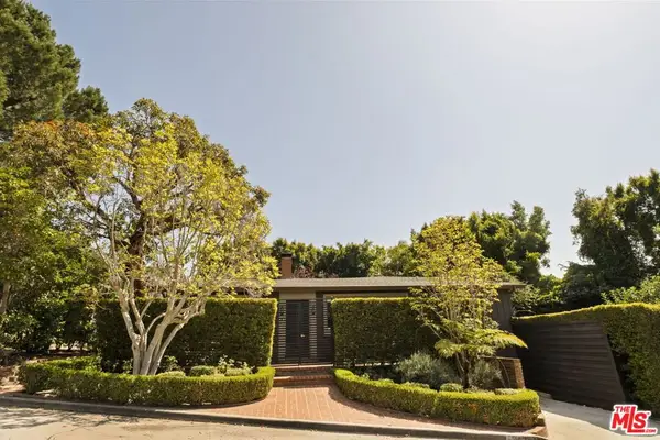 6424 Ivarene Avenue, Los Angeles, CA 90068