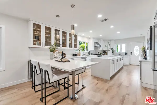 256 N Doheny Drive, Beverly Hills, CA 90211