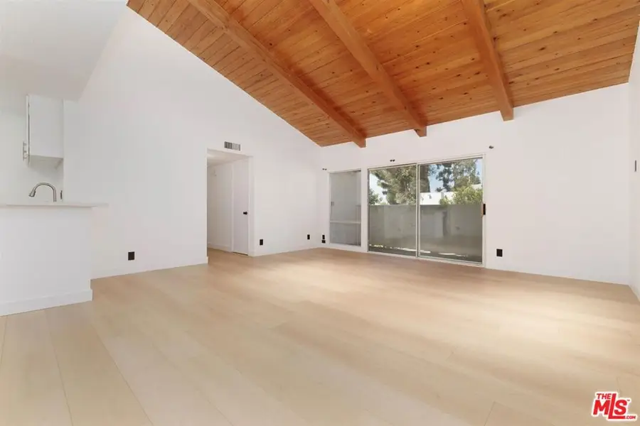 20134 Leadwell Street #334, Winnetka, CA 91306 - #2