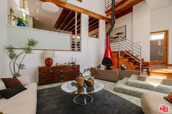 2734 Hollyridge Drive, Los Angeles, CA 90068