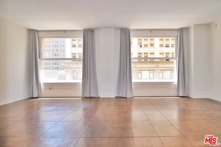 215 W 7th Street #307, Los Angeles, CA 90014 - #2