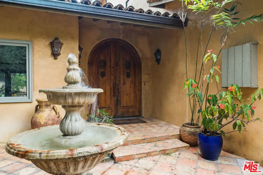 2695 La Cuesta Drive, Los Angeles, CA 90046 - #2