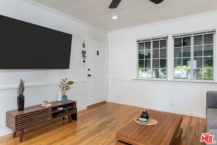 10415 Scoville Avenue, Sunland, CA 91040 - #3