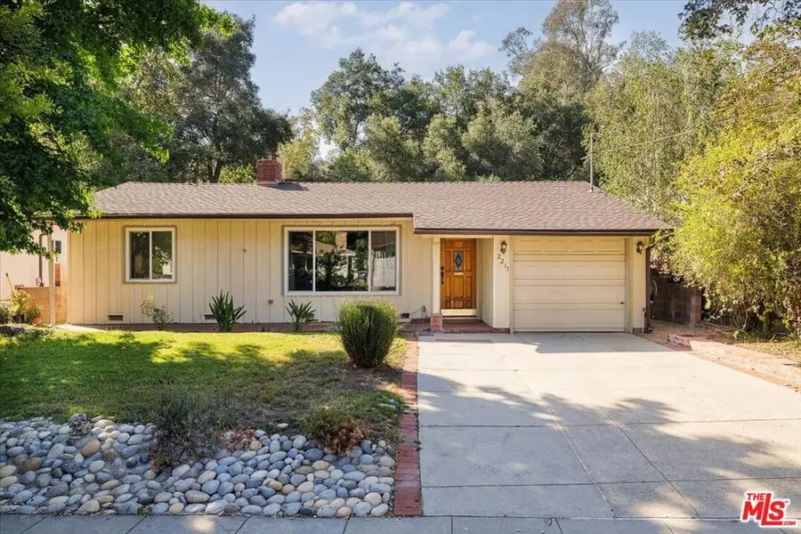 2211 E Chevy Chase Drive, Glendale, CA 91206 - #2