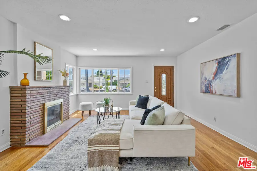 1142 S Windsor Boulevard, Los Angeles, CA 90019 - #2