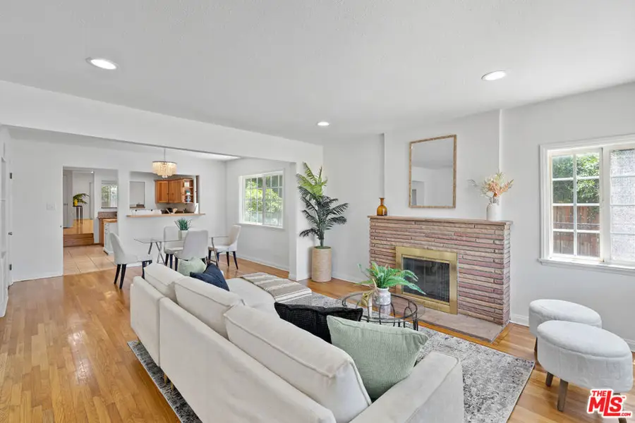 1142 S Windsor Boulevard, Los Angeles, CA 90019 - #3