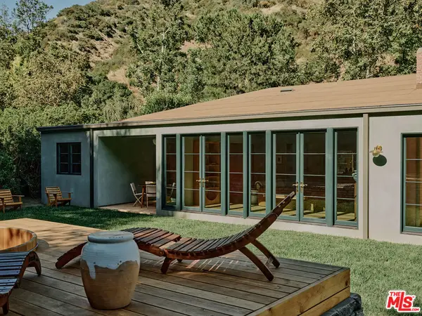2633 Mandeville Canyon Road, Los Angeles, CA 90049
