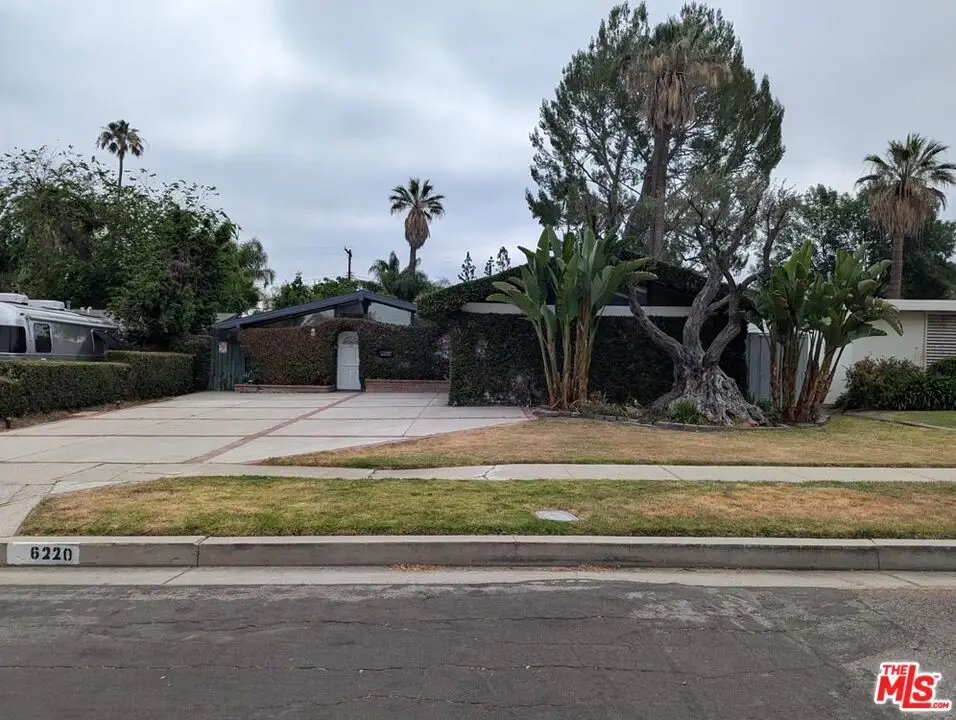 6220 Oakdale Avenue, Woodland Hills, CA 91367 - #1