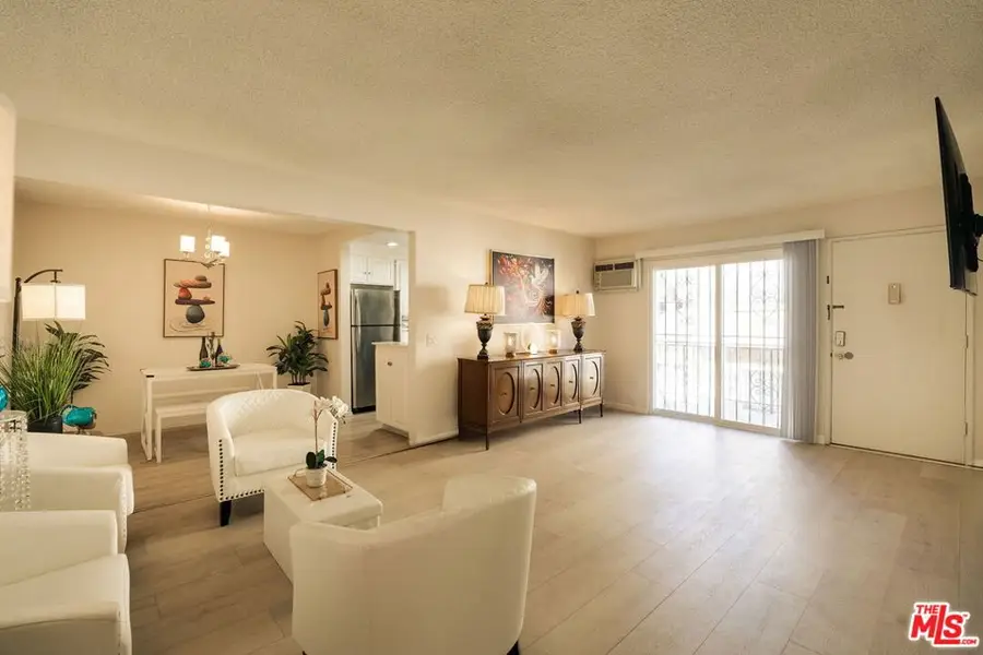 1754 N Kenmore Avenue #202, Los Angeles, CA 90027 - #3