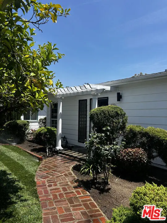 4232 Sunnyslope Ave., Sherman Oaks, CA 91423 - #2