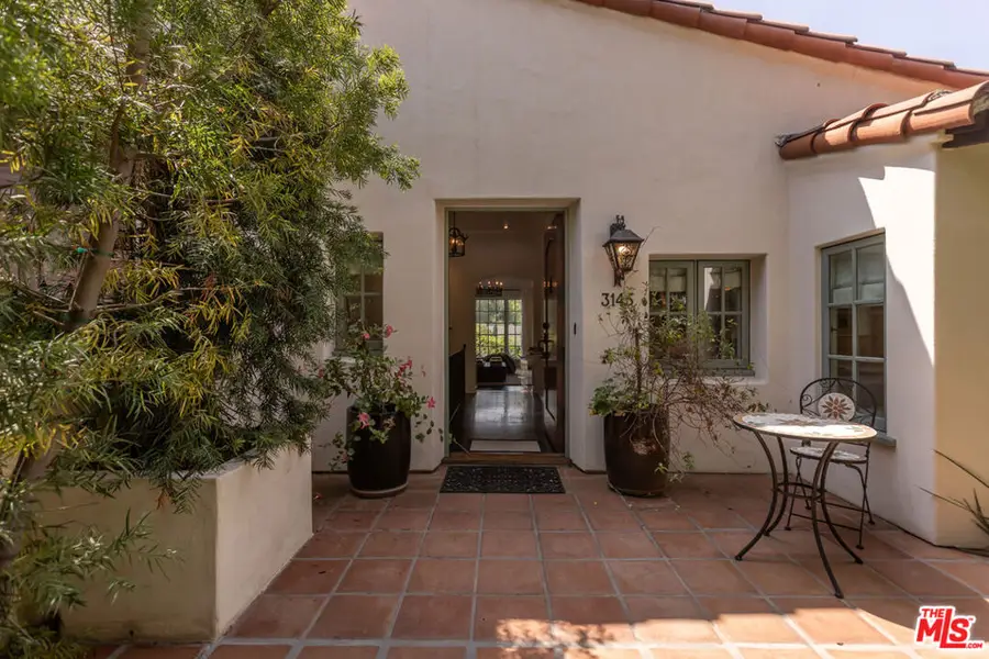 3145 La Suvida Drive, Los Angeles, CA 90068 - #3