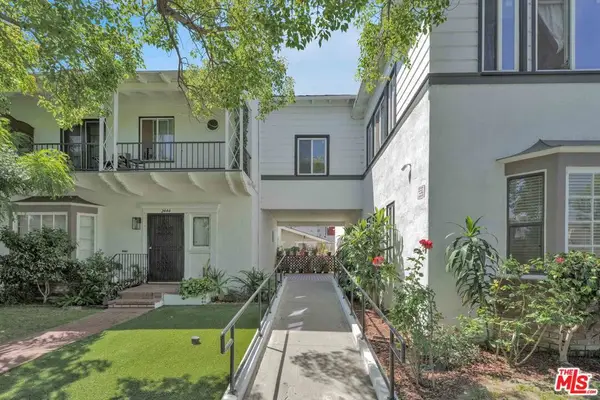 2442 W 18th Street, Los Angeles, CA 90019