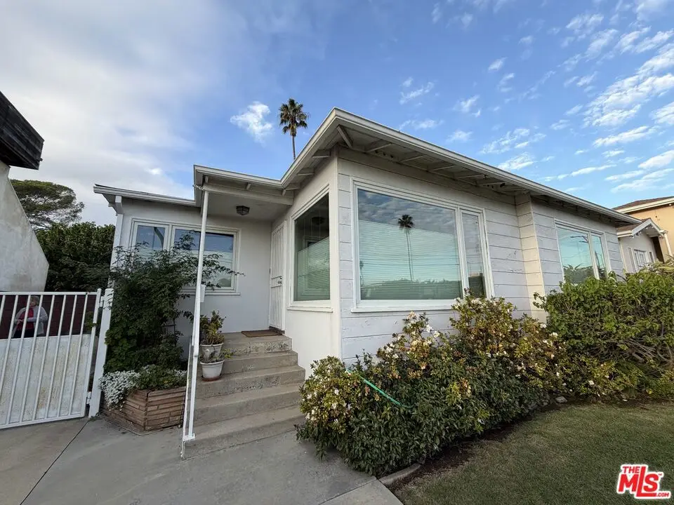 12207 Palms Boulevard, Los Angeles, CA 90066 - #1