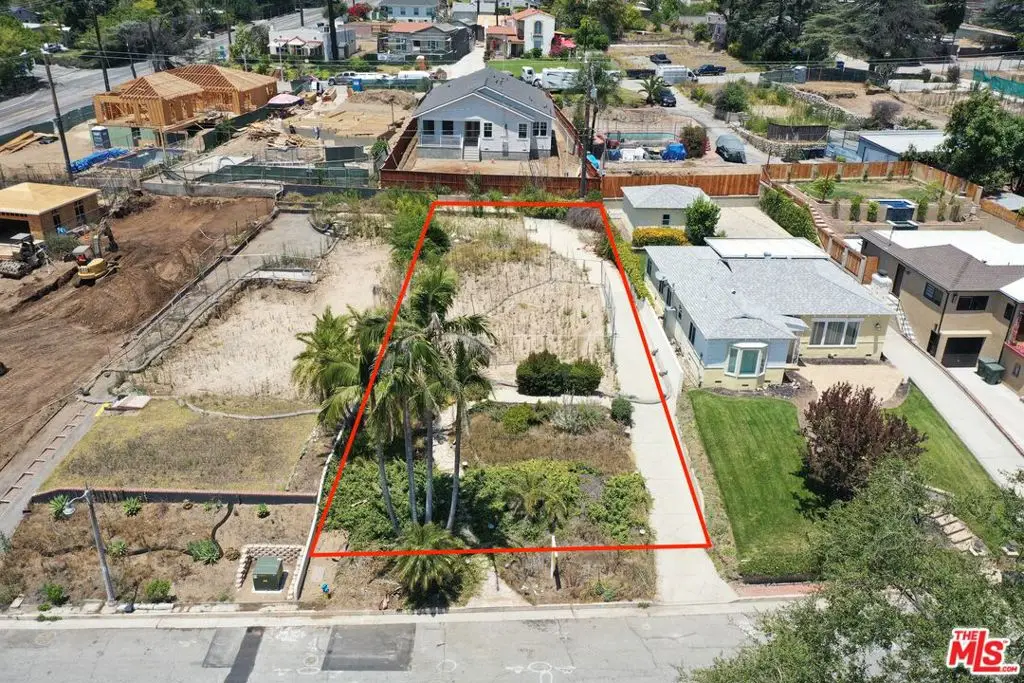 933 E Palm Street, Altadena, CA 91001 - #1