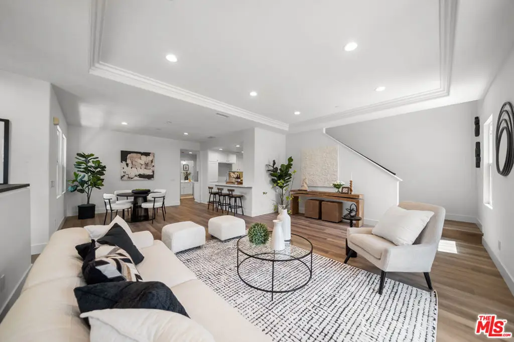 270 Lockford, Irvine, CA 92602 - #1