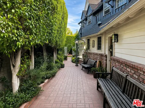 800 Cinthia Street, Beverly Hills, CA 90210