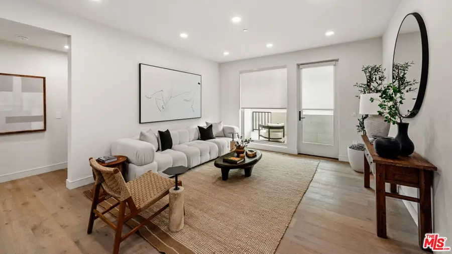 505 S Barrington Avenue #208, Los Angeles, CA 90049 - #3