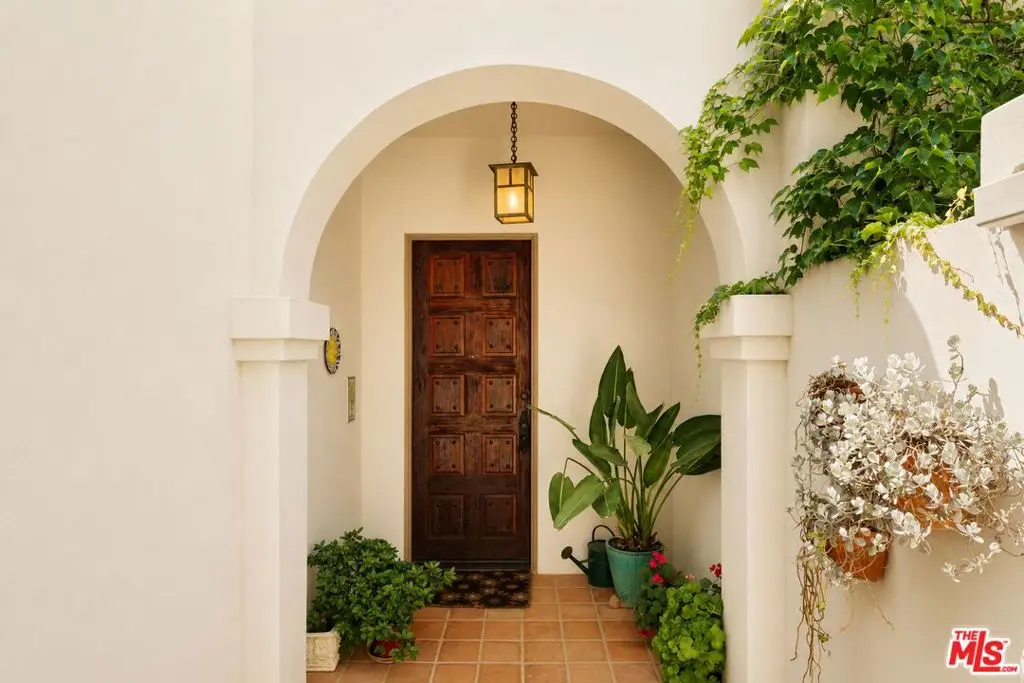 8935 Hollywood Hills Road, Los Angeles, CA 90046 - #1