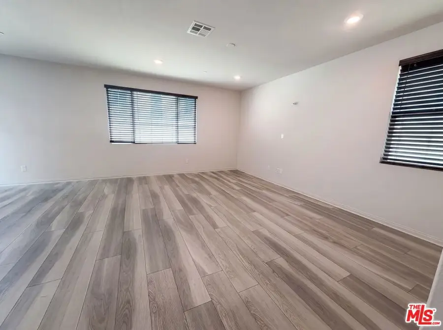 383 Eureka Drive, Santa Paula, CA 93060 - #3