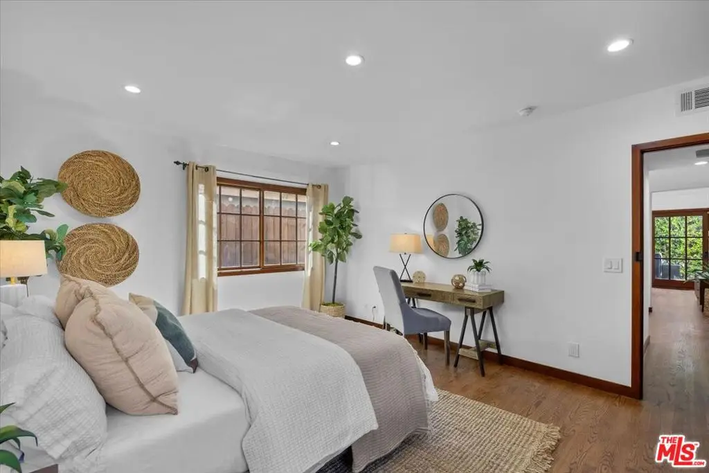 2504 Ocean Avenue, Venice, CA 90291 - #1