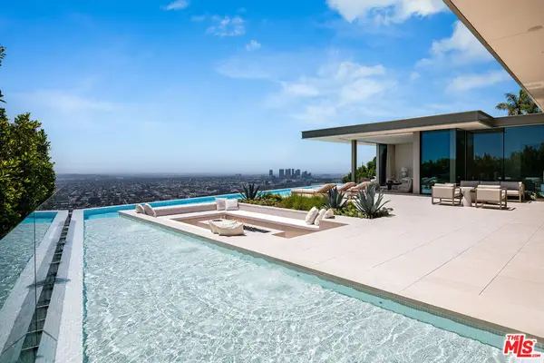 9016 Thrasher Avenue, Los Angeles, CA 90069