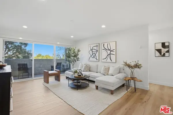 8400 De Longpre Avenue #209, West Hollywood, CA 90069