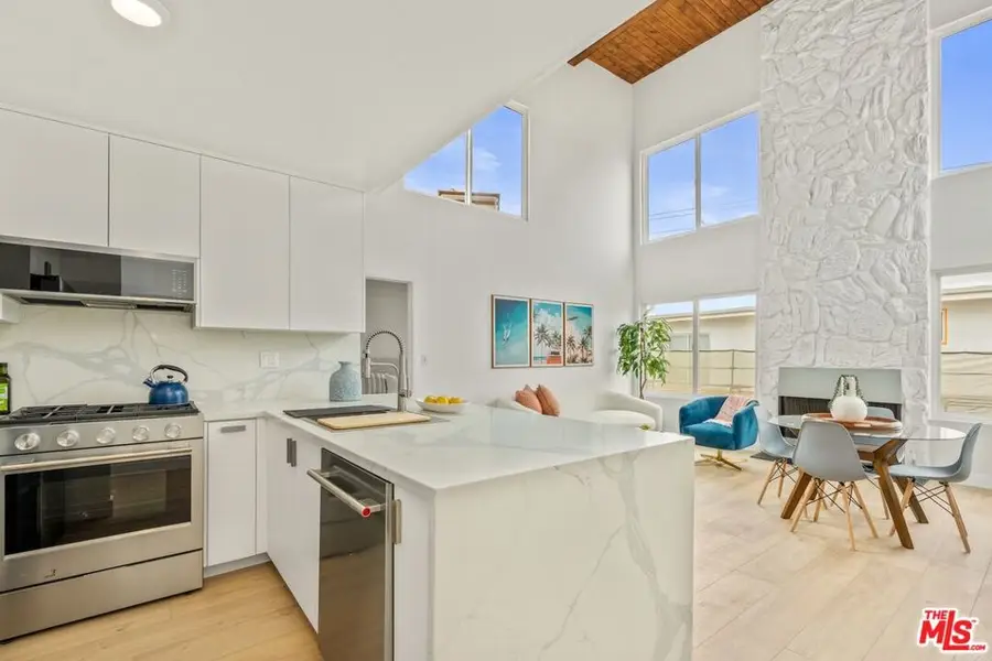 16 Quarterdeck Street #301, Marina Del Rey, CA 90292 - #3