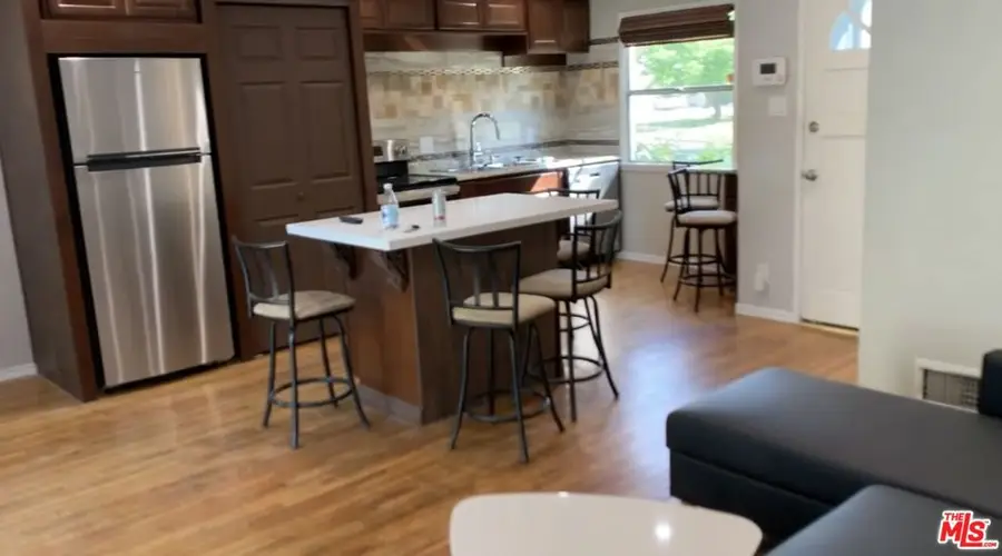 6550 Hanna Avenue, Woodland Hills, CA 91303 - #2