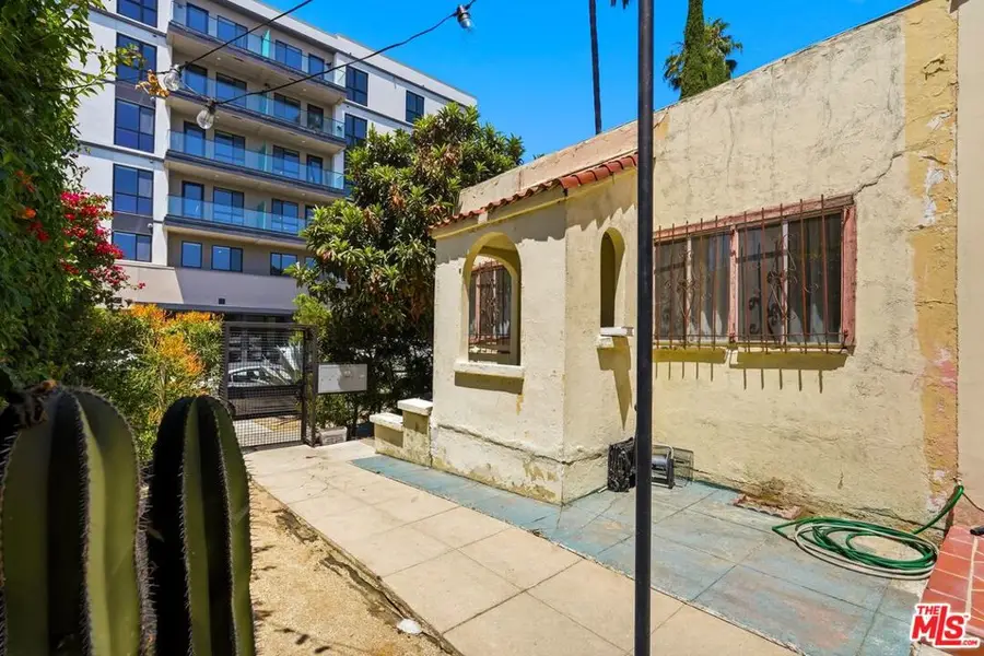 1410 N Serrano Avenue, Los Angeles, CA 90027 - #2