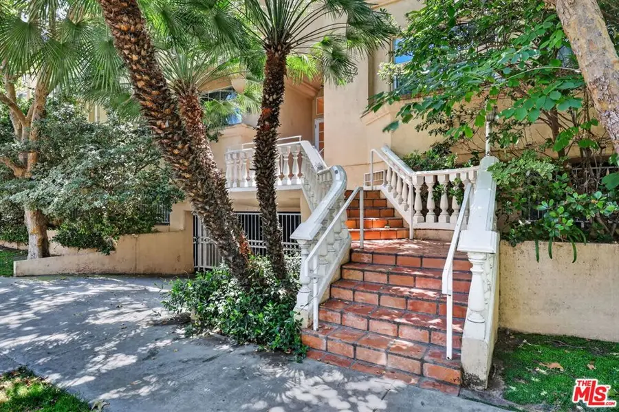 11112 La Maida Street #14, North Hollywood, CA 91601 - #2