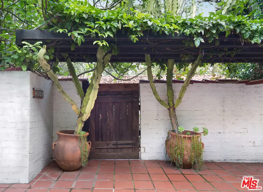 2840 Seattle Drive, Los Angeles, CA 90046 - #2