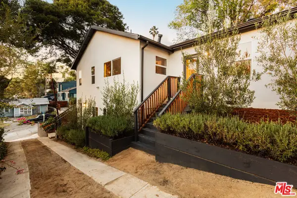 4020 Clayton Avenue, Los Angeles, CA 90027