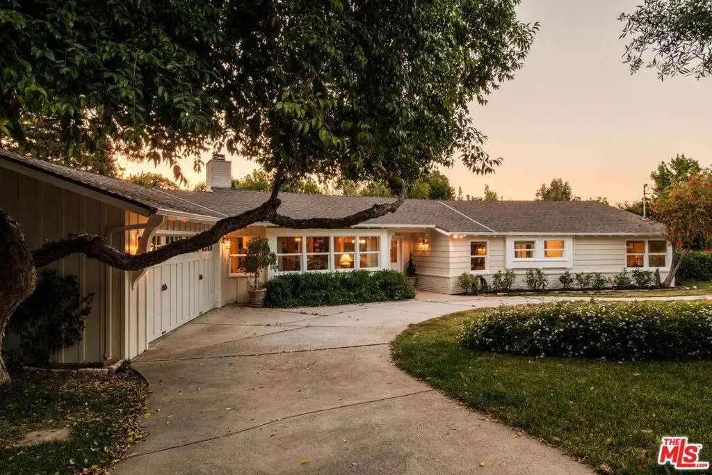 4811 Corbin Avenue, Tarzana, CA 91356 - #1
