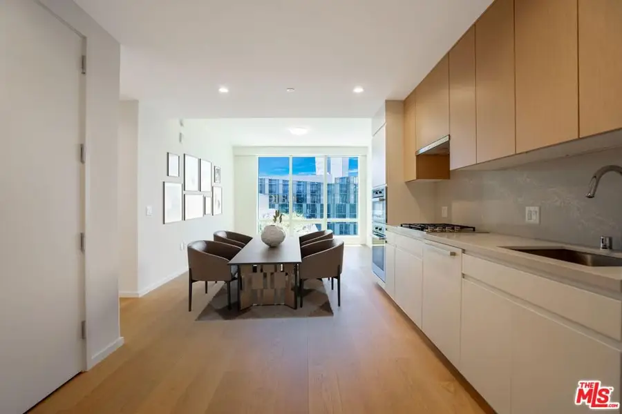 877 Francisco Street #2210, Los Angeles, CA 90017 - #3