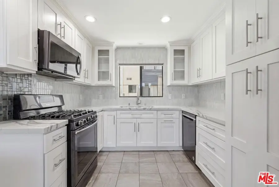 1238 S Holt Avenue #5, Los Angeles, CA 90035 - #3