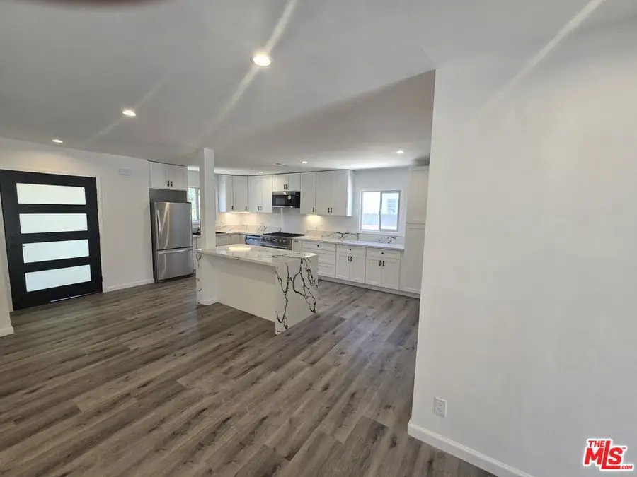 10342 Haskell Avenue, Granada Hills, CA 91344 - #2