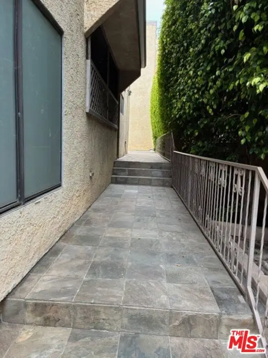 1041 2nd Street #5, Santa Monica, CA 90403 - #3